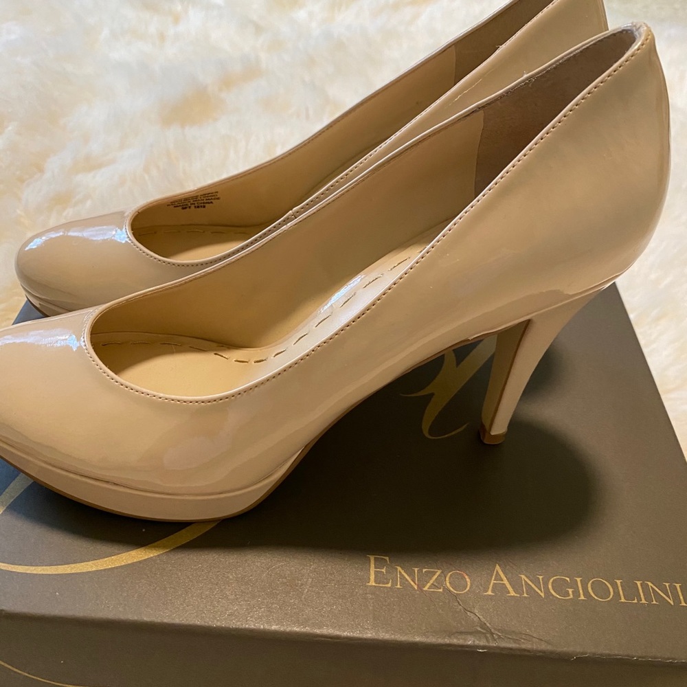 Brand new patent leather platform pumps